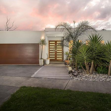 Currawong Close Pool Pool Table Alfresco Featured Коув Экстерьер фото